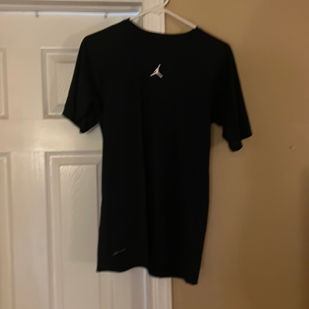 Shirt dark blue not black